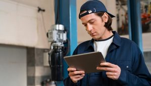 What Data Centres Must Know When Shifting from CRAH to Liquid Cooling